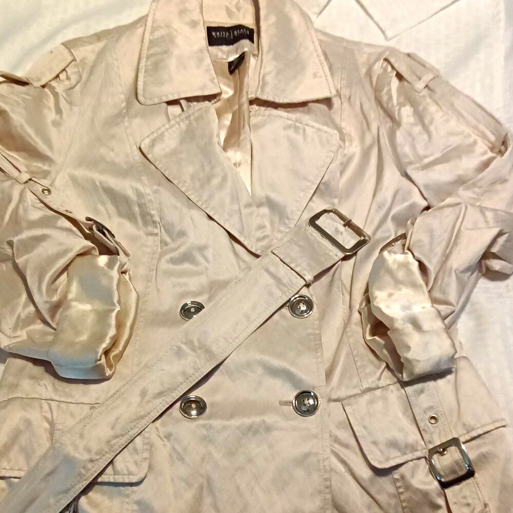 White House Black Market Women's M Beige Belted Buckle Collared Trench Coat